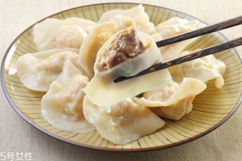 餃子皮怎么做最軟？4個小妙招讓餃子皮又軟又勁道