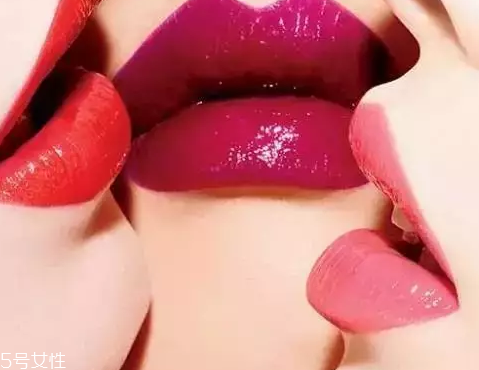 唇部顏色深用什么口紅？chanel絲絨口紅62號不怕唇深