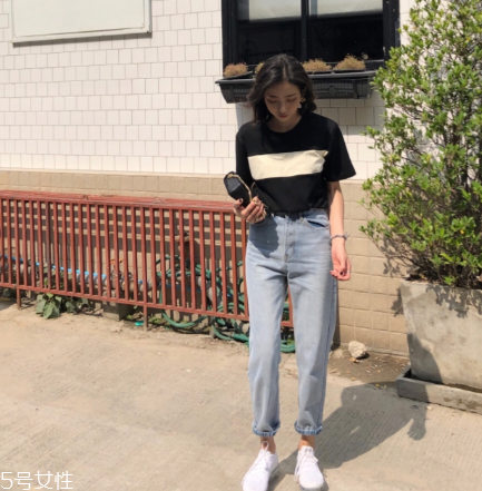 牛仔褲洗完怎么掛？牛仔褲的晾曬方法