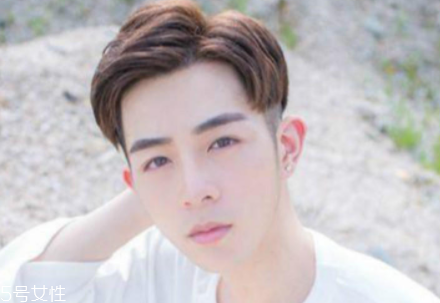 男士怎么樣設(shè)計發(fā)型好看？4款帥氣穩(wěn)重發(fā)型