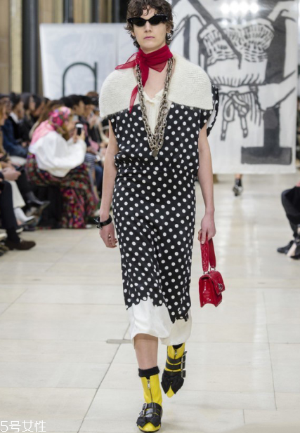 miumiu2018秋冬系列好看嗎_有哪些款式？
