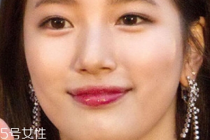 玻璃唇怎么畫好看？這么畫唇妝少女感十足