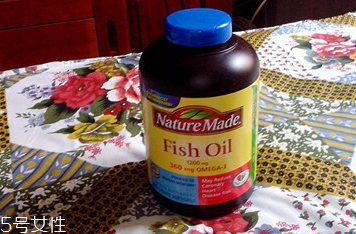 nature made萊萃美魚油怎么吃？