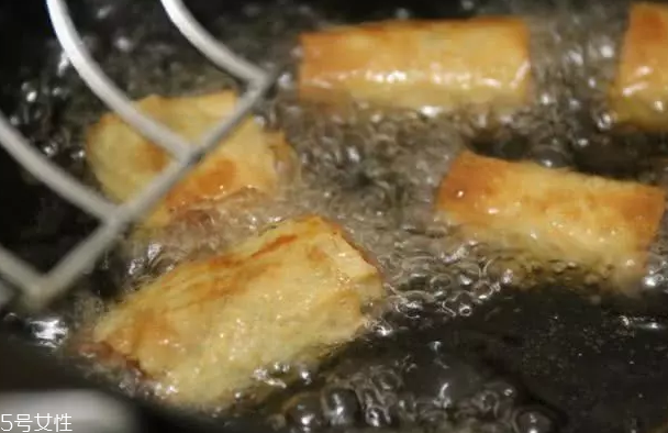 豆腐皮能油炸嗎？火候太猛容易炸糊