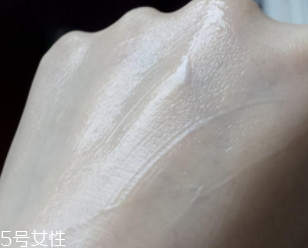 minon乳液適合油皮么？干皮和敏感肌最適合