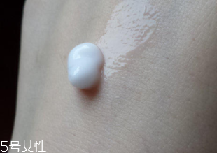 minon乳液適合油皮么？干皮和敏感肌最適合