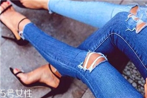 牛仔褲能配高跟鞋嗎？精致女生的穿搭法則