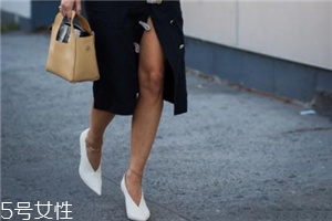 v口鞋怎么搭配？女人味十足的穿搭