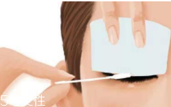 卸眼妝眼睛刺痛怎么辦？5款溫和不刺激的眼部卸妝推薦