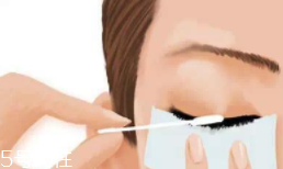 卸眼妝眼睛刺痛怎么辦？5款溫和不刺激的眼部卸妝推薦