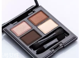 單眼皮如何畫(huà)眼影？亮色眼影會(huì)制造車(chē)禍現(xiàn)場(chǎng)