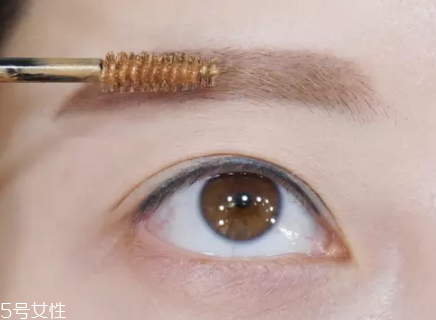 眉毛短怎么變長？畫眉大法拯救短眉星人