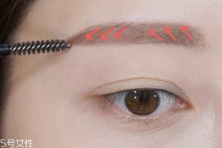 眉毛短怎么變長？畫眉大法拯救短眉星人