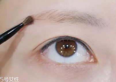 眉毛短怎么變長？畫眉大法拯救短眉星人