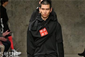 李寧走秀款虎鶴雙形限量衛(wèi)衣多少錢_在哪買？