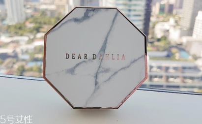 dear dahlia大理石彩妝系列好用嗎？非常適合黃種人