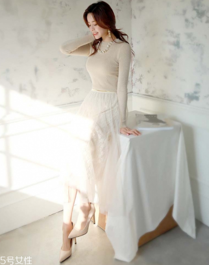 蕾絲長裙配什么鞋子？為你加足時髦指數(shù)