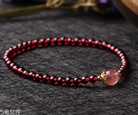 石榴石手鏈睡覺(jué)能戴嗎？這些情況你需要考慮