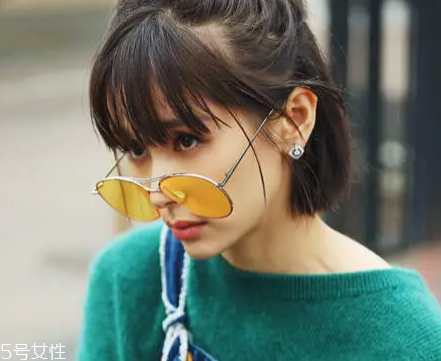 戴眼鏡怎么化妝好看？這么化妝比戴美瞳還美貌