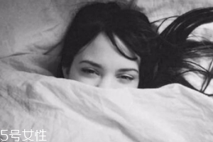 什么時候不能敷面膜？深夜不要敷面膜