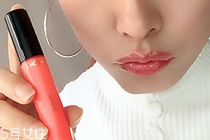 蘭蔻唇釉哪個(gè)顏色好看？菁純唇釉141素顏清純色