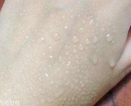 碧柔藍(lán)管防曬有酒精嗎？酒精過敏者慎用