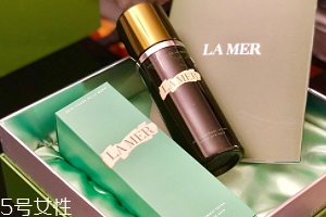海藍(lán)之謎精萃液跟爽膚水有什么區(qū)別？用于爽膚水之后
