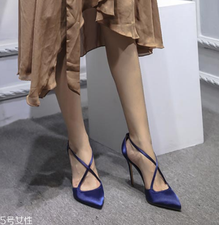 高跟鞋38碼多少厘米？學(xué)會(huì)測(cè)量腳長(zhǎng)