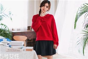 春天穿什么樣的衛(wèi)衣好看？春日百變衛(wèi)衣穿搭