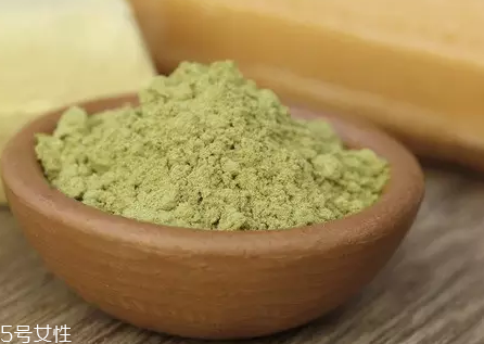 粘土面膜有幾種？高嶺土是最常見的清潔面膜成分