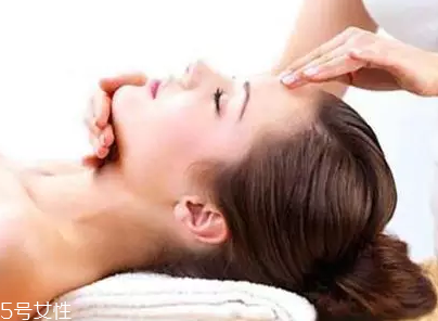 玫瑰果油和玫瑰精油怎么區(qū)分？玫瑰精油超級(jí)昂貴