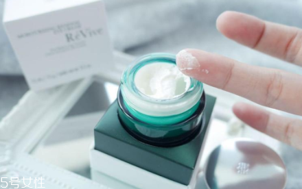 revive光采再生更新眼霜怎么樣？低調(diào)有內(nèi)涵的貴婦眼霜