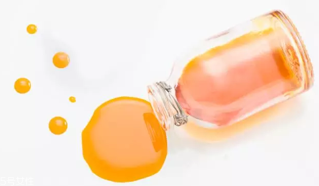 顏色淺的玫瑰果油是假貨嗎？純正玫瑰果油是琥珀色