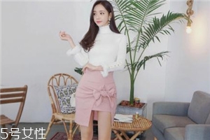 粉色短裙配什么鞋子？少女感爆棚穿搭
