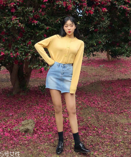 牛仔短裙搭配什么鞋？瞬間變身萌萌少女
