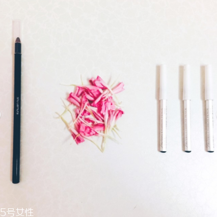 大眼睛怎么選眉筆顏色？眉色不可太淡
