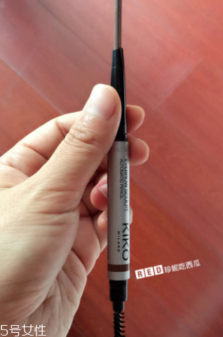 皮膚黑用什么眉筆？眉筆顏色不要太淺太紅