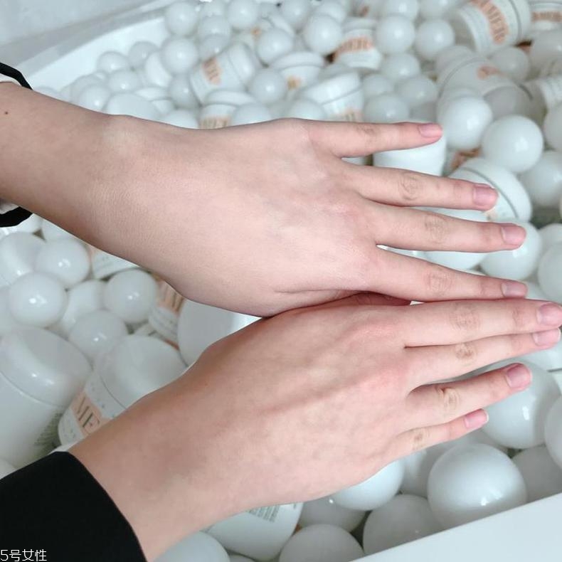 lamer新品2018奇跡煥彩氣墊粉底怎么樣？好用嗎？
