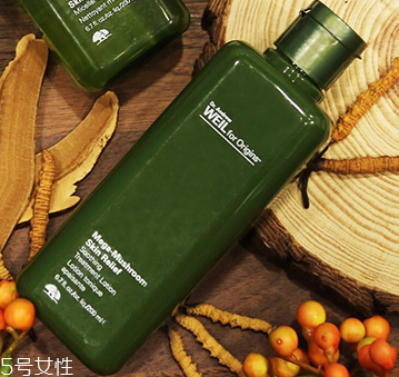 為什么油皮會(huì)變成干皮？三個(gè)油皮護(hù)膚誤區(qū)