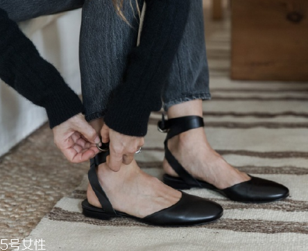 jenni kayne是什么牌子？平底鞋也能穿出大長腿