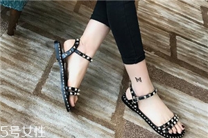 涼鞋上的黑印怎么去掉？這樣就能輕松去除