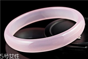 粉晶手鐲戴哪只手？左手才能發(fā)揮作用