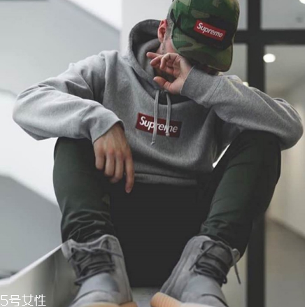 supreme衛(wèi)衣正品多少錢？全球哄搶的品牌