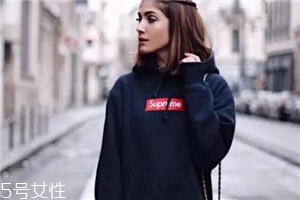 supreme衛(wèi)衣正品多少錢(qián)？全球哄搶的品牌