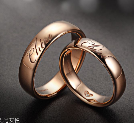 婚戒可以戴右手嗎？沒(méi)有明確的規(guī)定