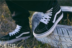 帆布鞋鞋幫發(fā)黃怎么辦？帆布鞋鞋幫要仔細(xì)清洗