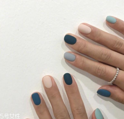 涂一次指甲油多久卸掉？最好是半個月卸掉