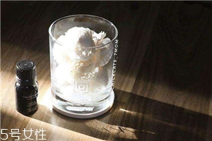 thann香薰精油使用方法 適合放在車?yán)锏南惴?>
<p class=