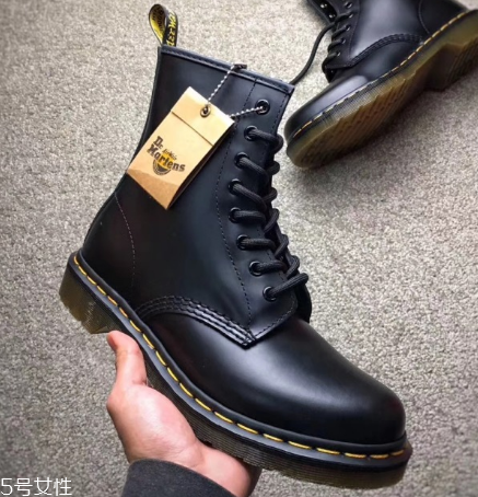 dr.martens是哪個國家的？首屈一指的工鞋品牌