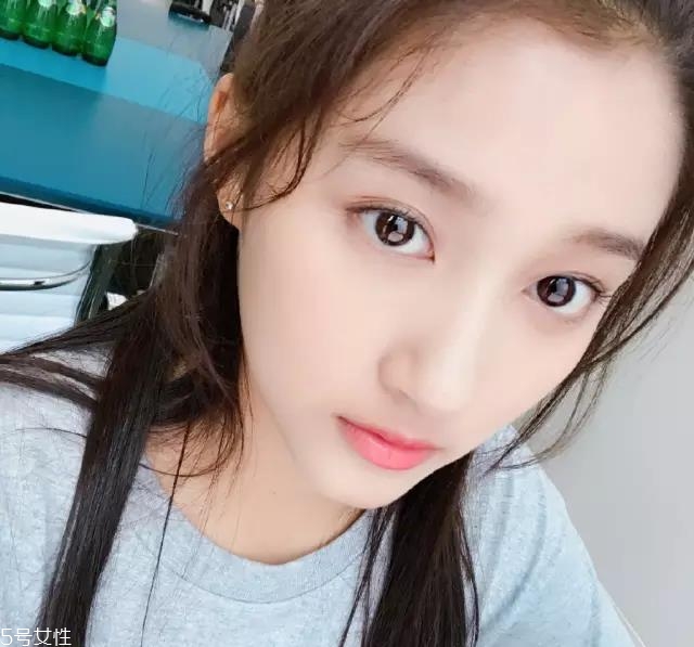 春天適合什么唇妝？4款簡單易上手的撩動唇色